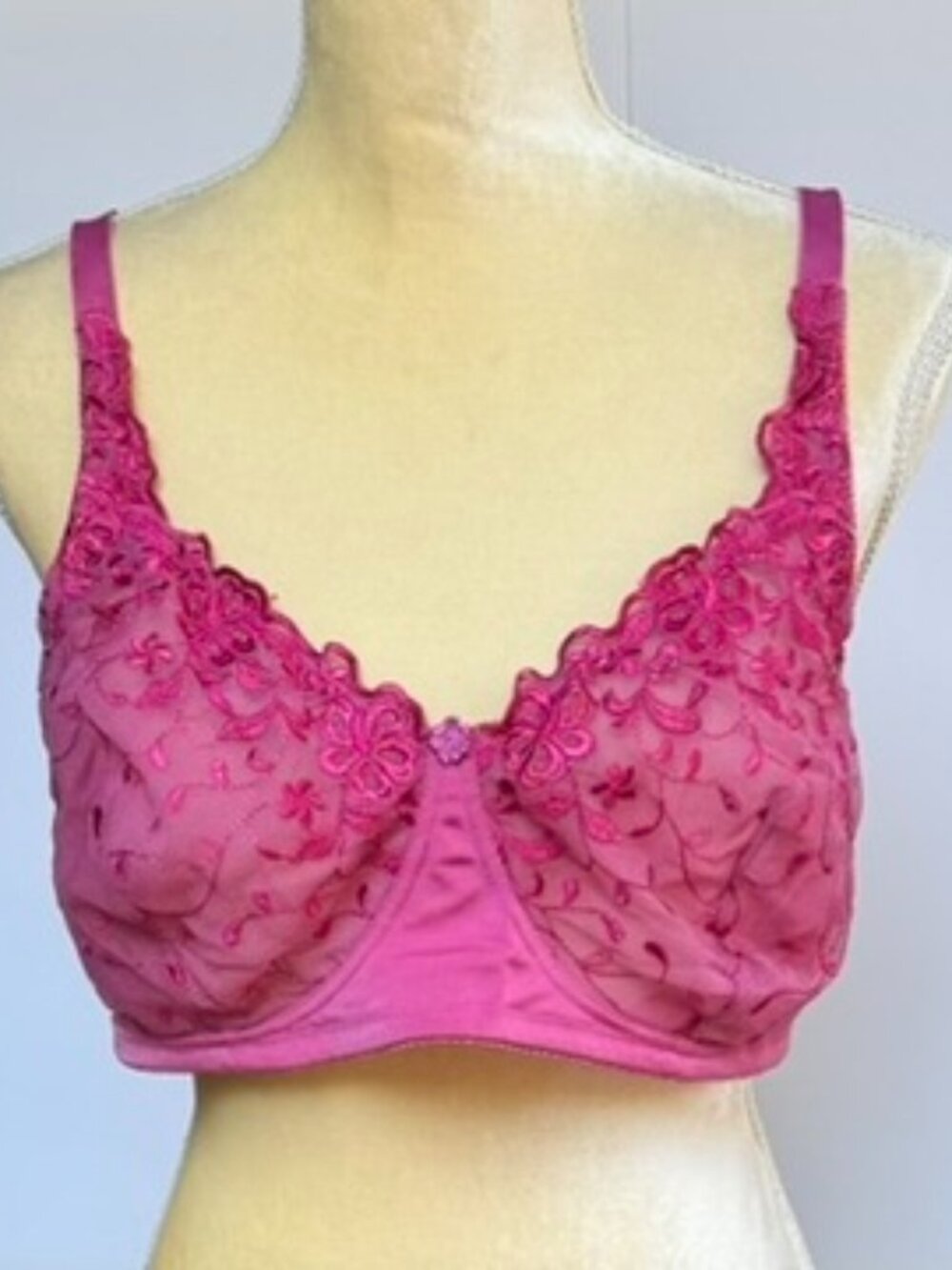 Leading Lady Womens Bra Fuchsia Floral Lace Wireless Romantic Feminine Size 46B